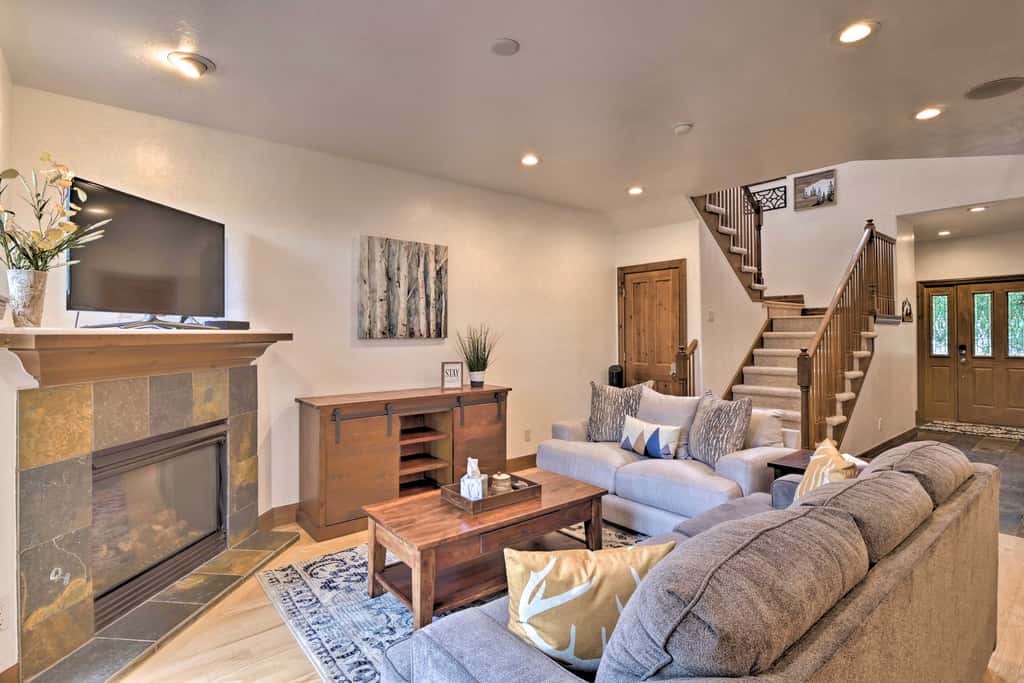 Private Hot Tub: Family Townhome in Breckenridge