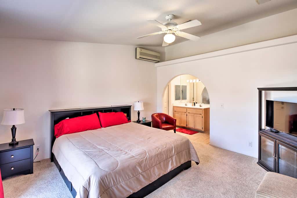 Patio, Rooftop Deck & Mtn Views: Lake Havasu Home!