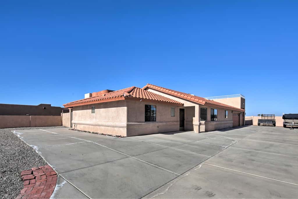 Patio, Rooftop Deck & Mtn Views: Lake Havasu Home!
