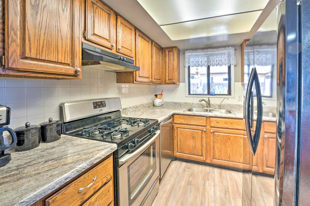 Lake Havasu Home w/ Pool - 2 Miles to Waterfront!