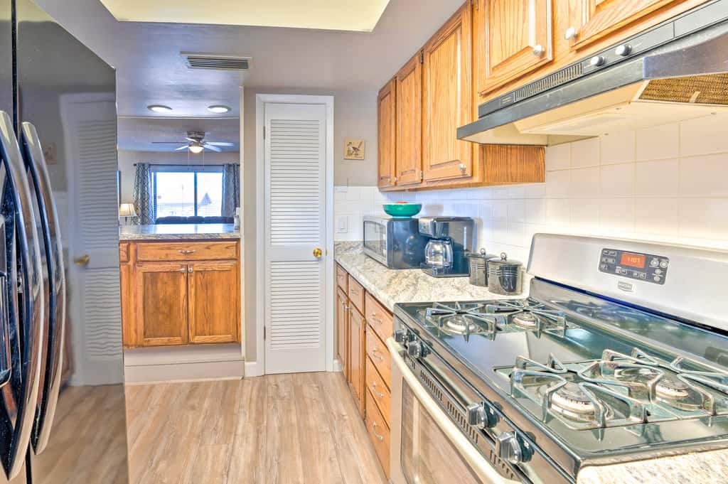 Lake Havasu Home w/ Pool - 2 Miles to Waterfront!