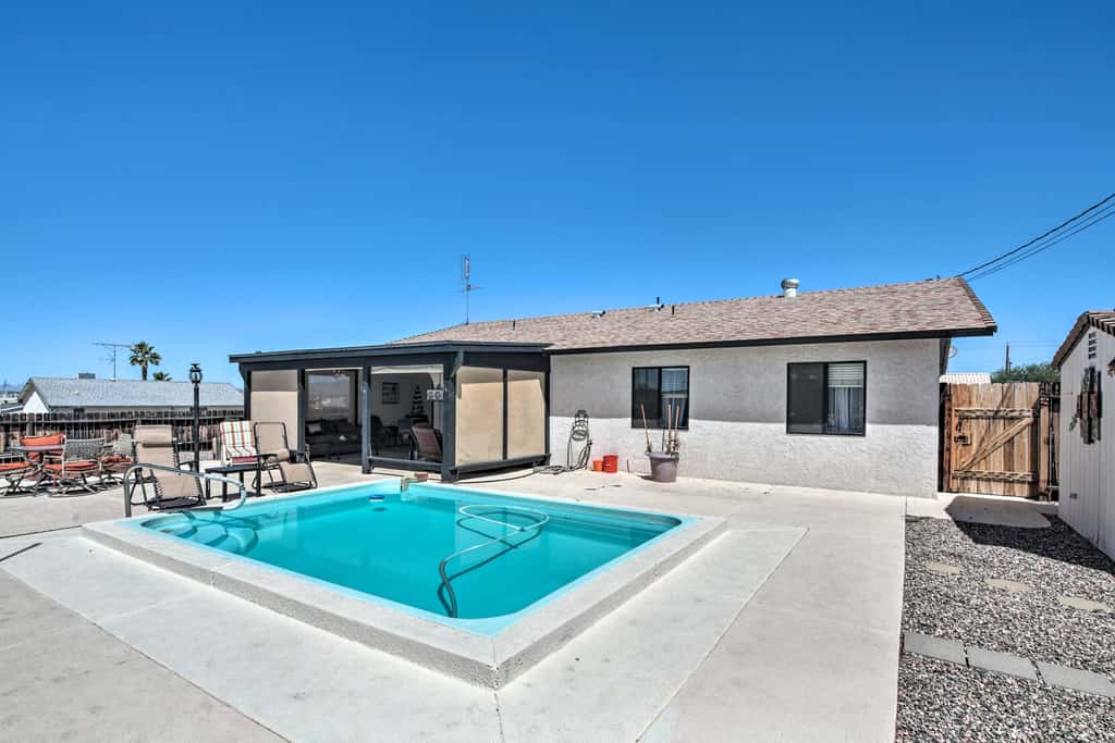 Lake Havasu Home w/ Pool - 2 Miles to Waterfront!
