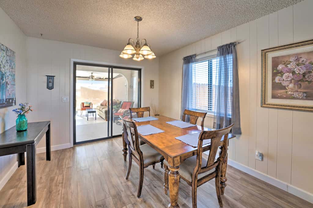 Lake Havasu Home w/ Pool - 2 Miles to Waterfront!
