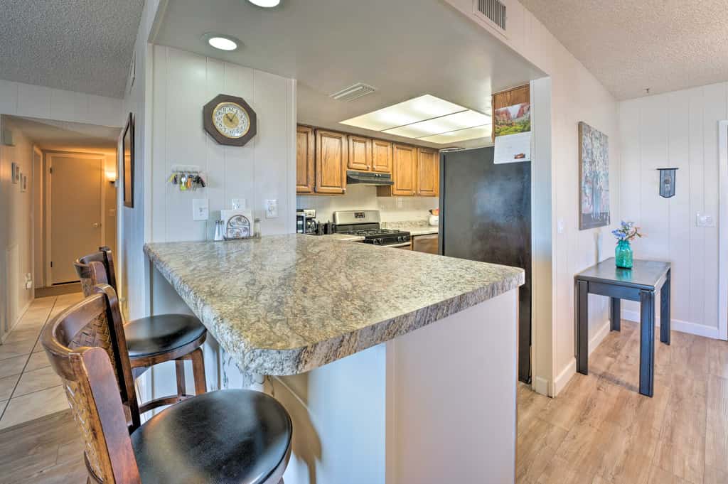 Lake Havasu Home w/ Pool - 2 Miles to Waterfront!