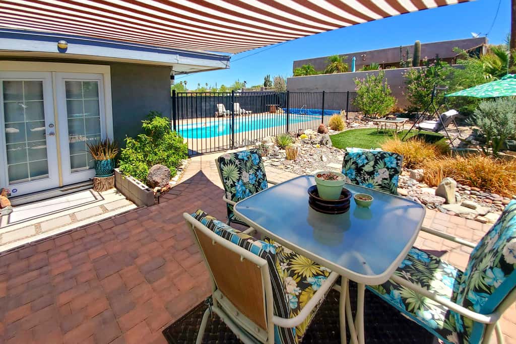4 Mi to Beach: Lake Havasu Apartment w/ Pool!