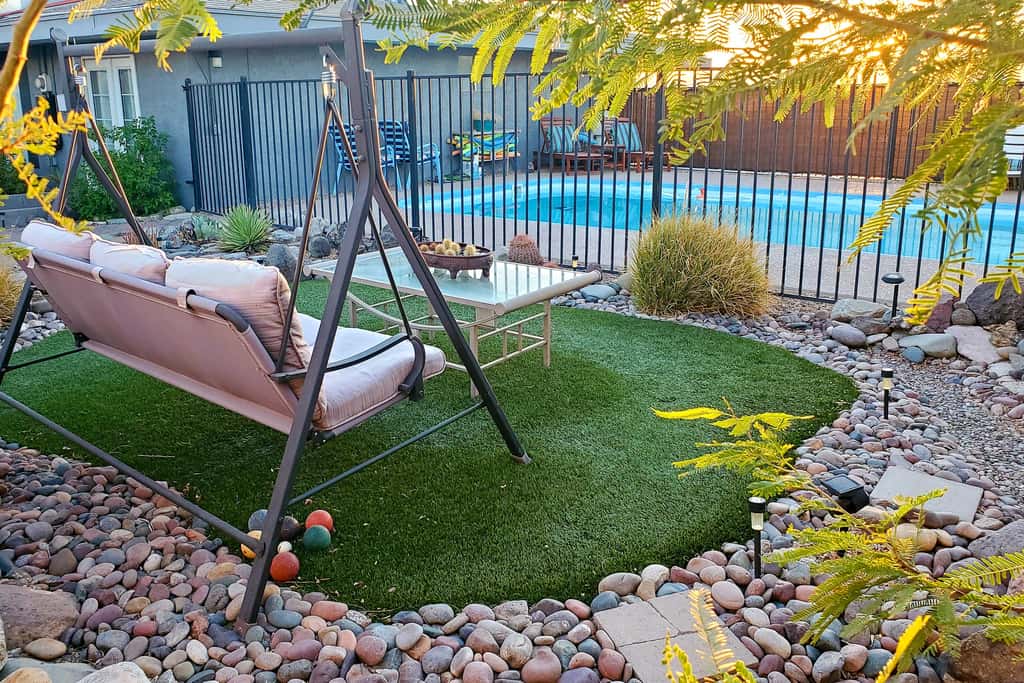 4 Mi to Beach: Lake Havasu Apartment w/ Pool!