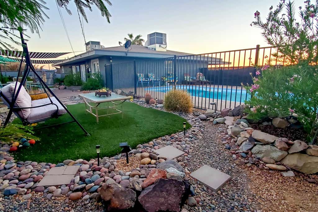 4 Mi to Beach: Lake Havasu Apartment w/ Pool!