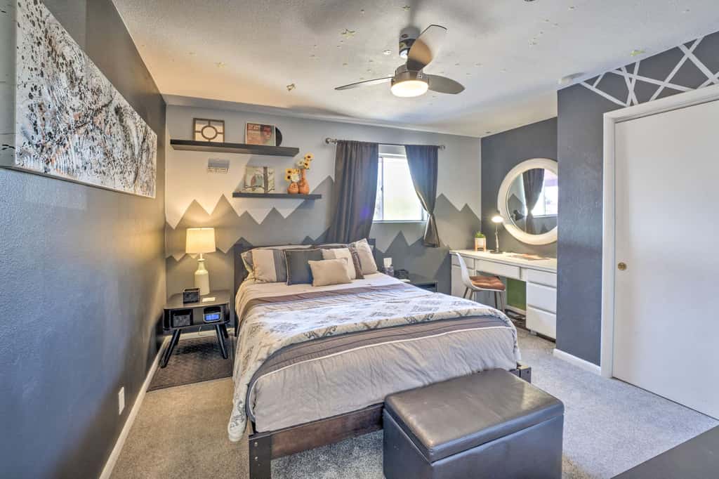 4 Mi to Beach: Lake Havasu Apartment w/ Pool!