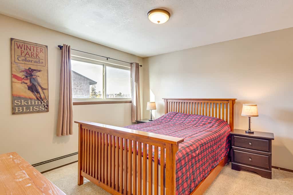 Cozy Condo: Steps to Free Winter Park Shuttle!