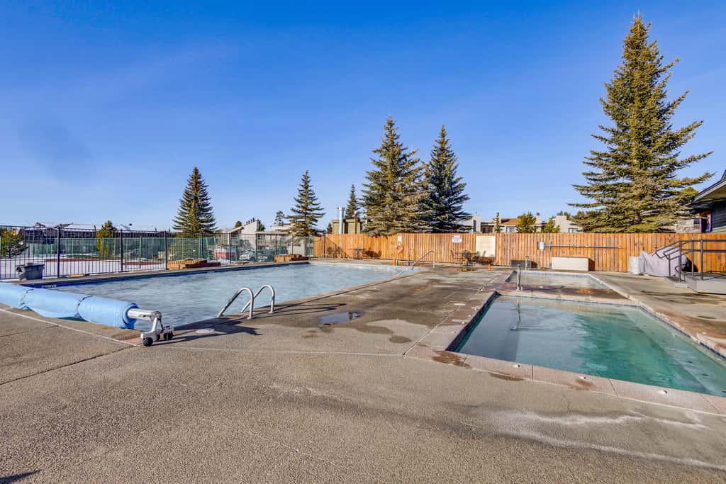 Cozy Condo: Steps to Free Winter Park Shuttle!