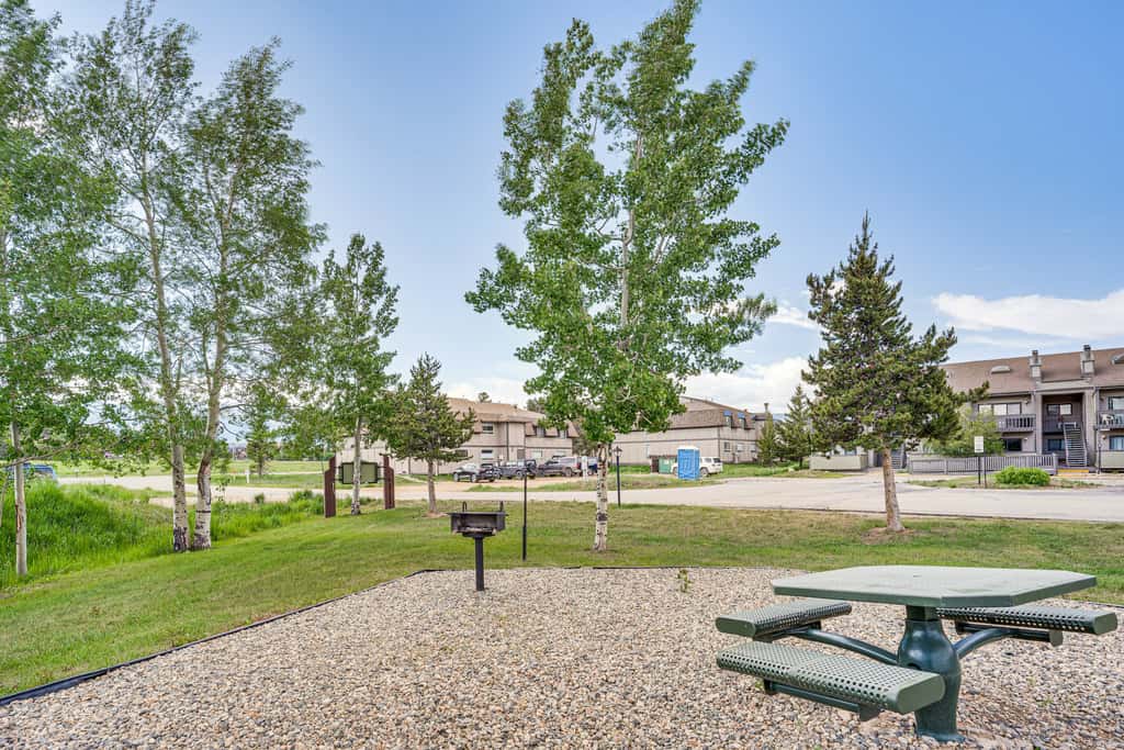 Cozy Condo: Steps to Free Winter Park Shuttle!