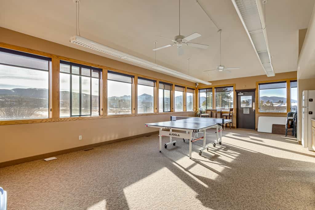 Cozy Condo: Steps to Free Winter Park Shuttle!