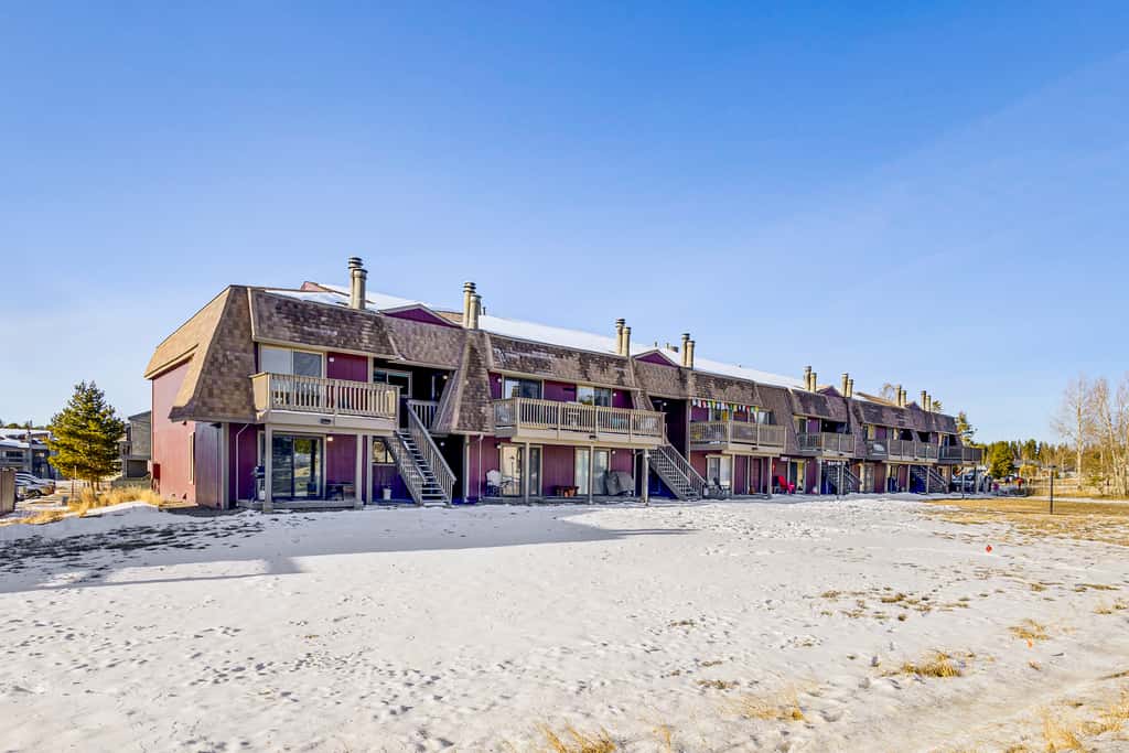 Cozy Condo: Steps to Free Winter Park Shuttle!