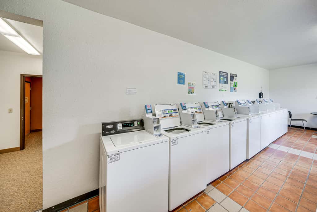 Cozy Condo: Steps to Free Winter Park Shuttle!