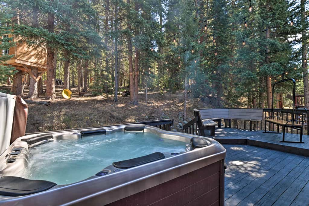 6 Mi to Breck Resort: Family Cabin w/ Game Room