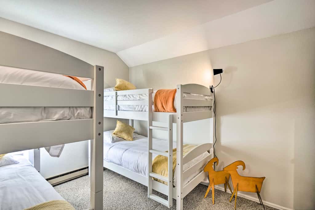 6 Mi to Breck Resort: Family Cabin w/ Game Room