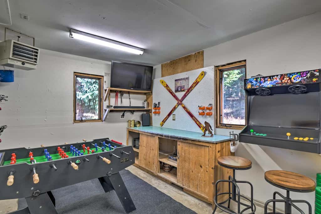 6 Mi to Breck Resort: Family Cabin w/ Game Room