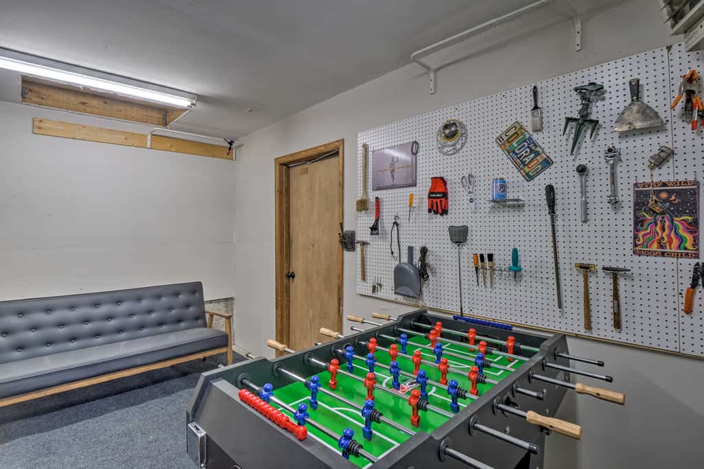 6 Mi to Breck Resort: Family Cabin w/ Game Room