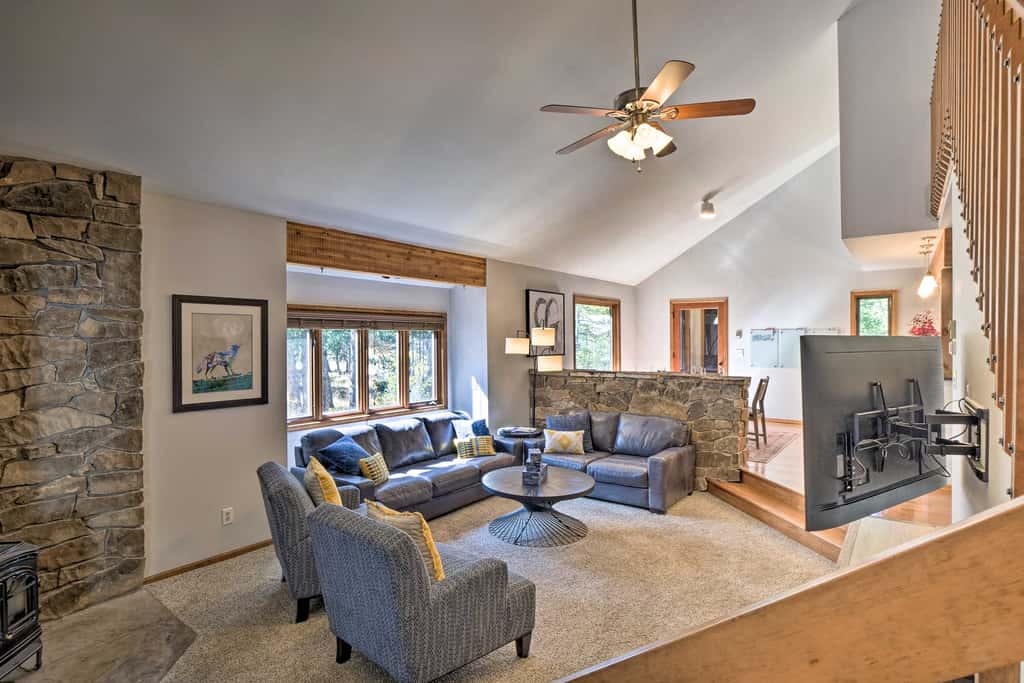 6 Mi to Breck Resort: Family Cabin w/ Game Room