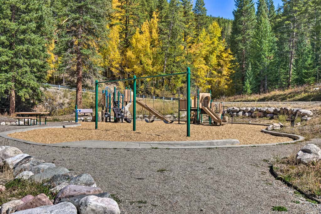 6 Mi to Breck Resort: Family Cabin w/ Game Room