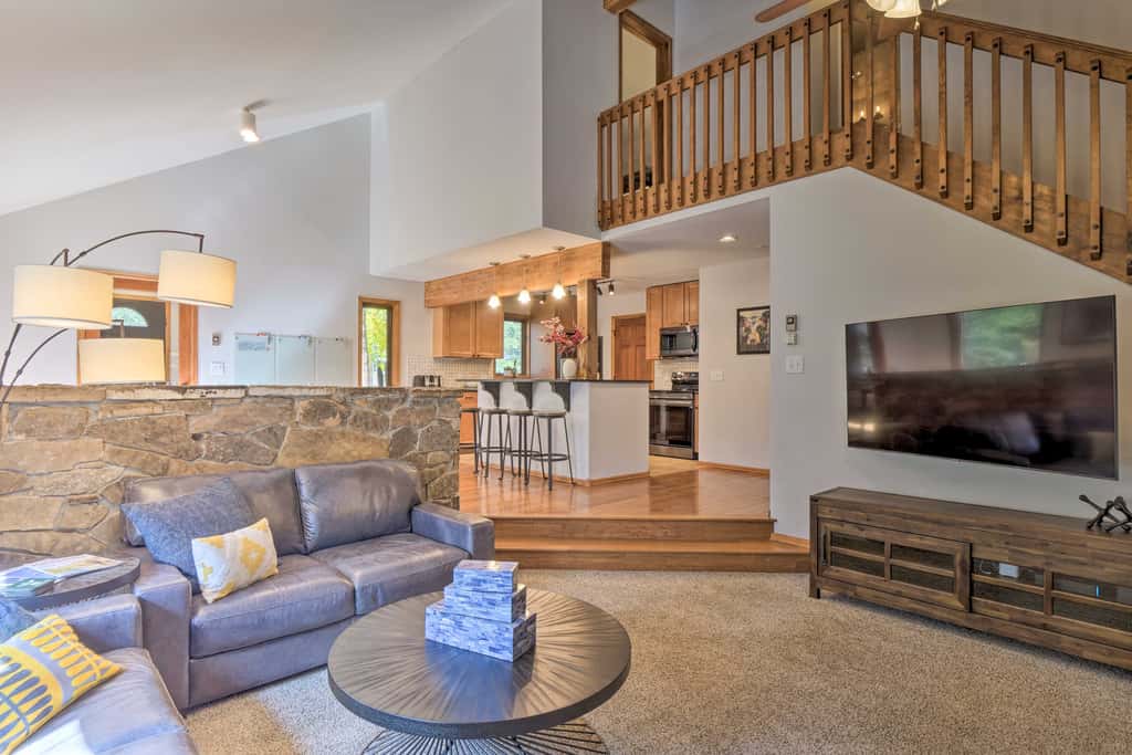 6 Mi to Breck Resort: Family Cabin w/ Game Room