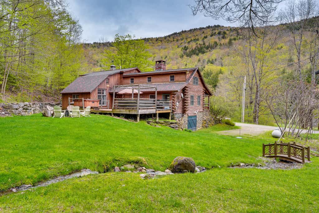 Picture-Perfect Vermont Mtn Cabin w/ Hot Tub!