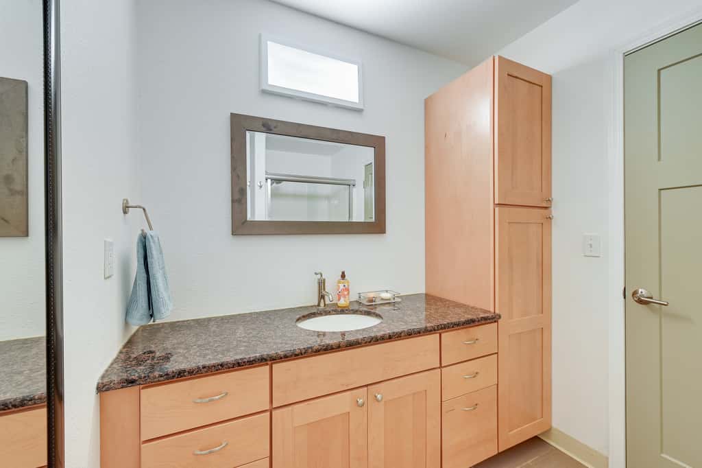 Lovely Soldotna Home, Steps From Kenai River