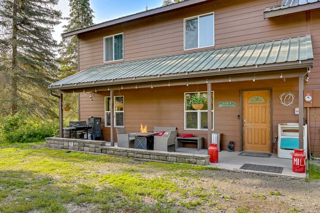 Lovely Soldotna Home, Steps From Kenai River