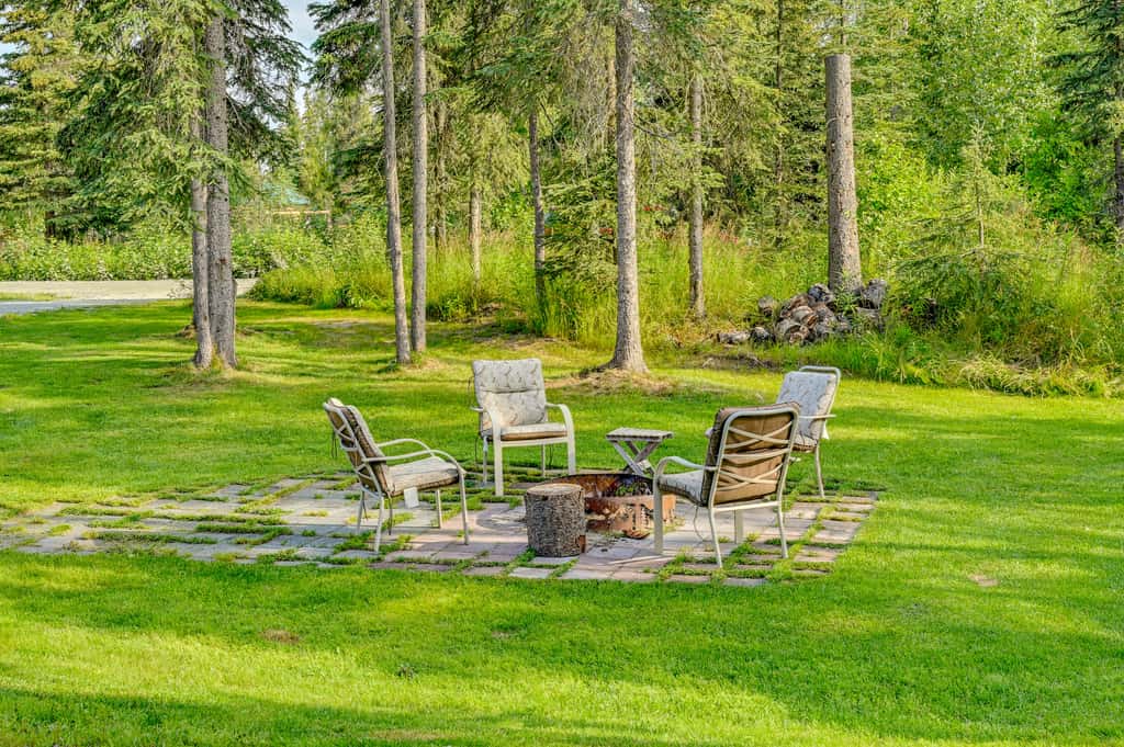 Lovely Soldotna Home, Steps From Kenai River