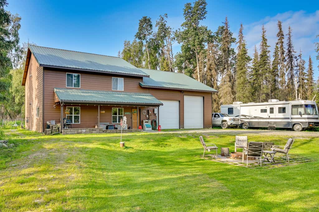 Lovely Soldotna Home, Steps From Kenai River