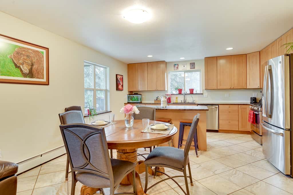 Lovely Soldotna Home, Steps From Kenai River