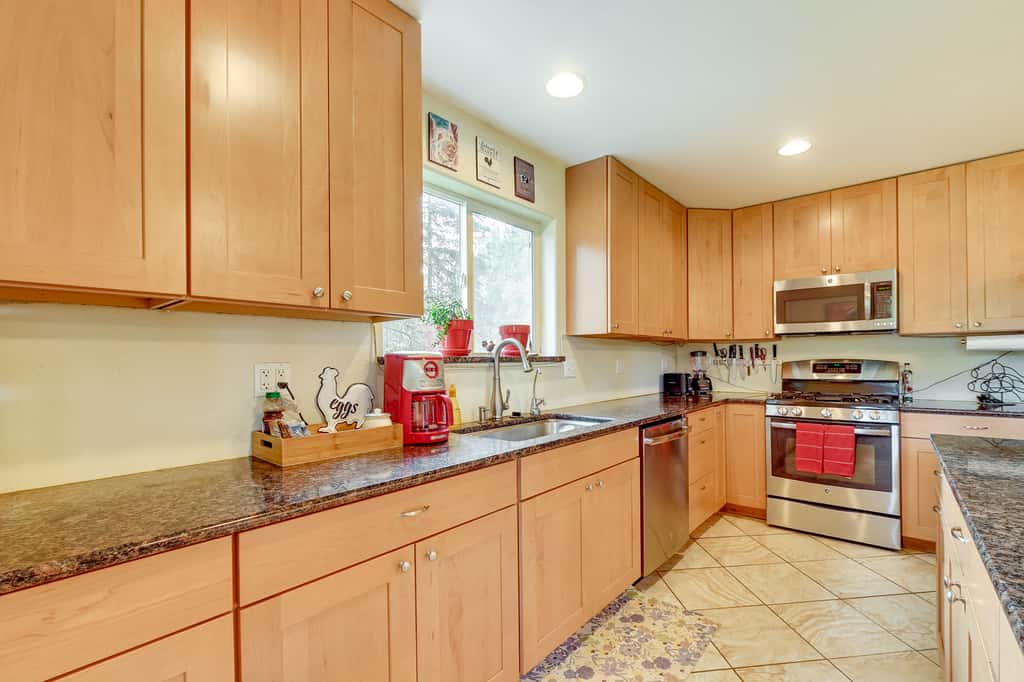 Lovely Soldotna Home, Steps From Kenai River