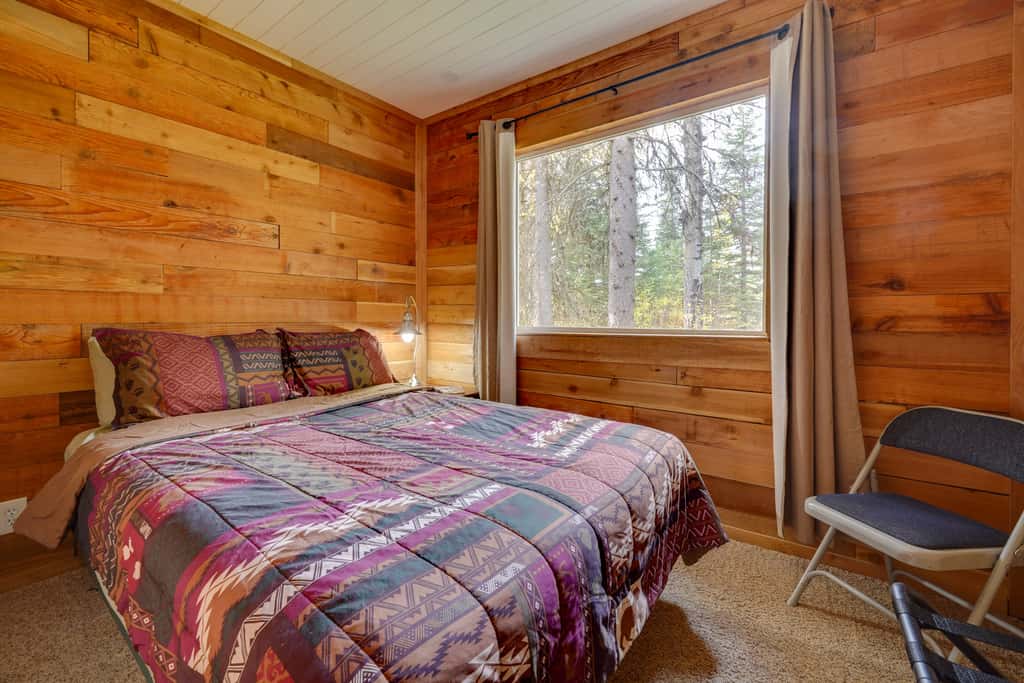 Fish, Hike & Explore: Lakefront Cabin in Soldotna