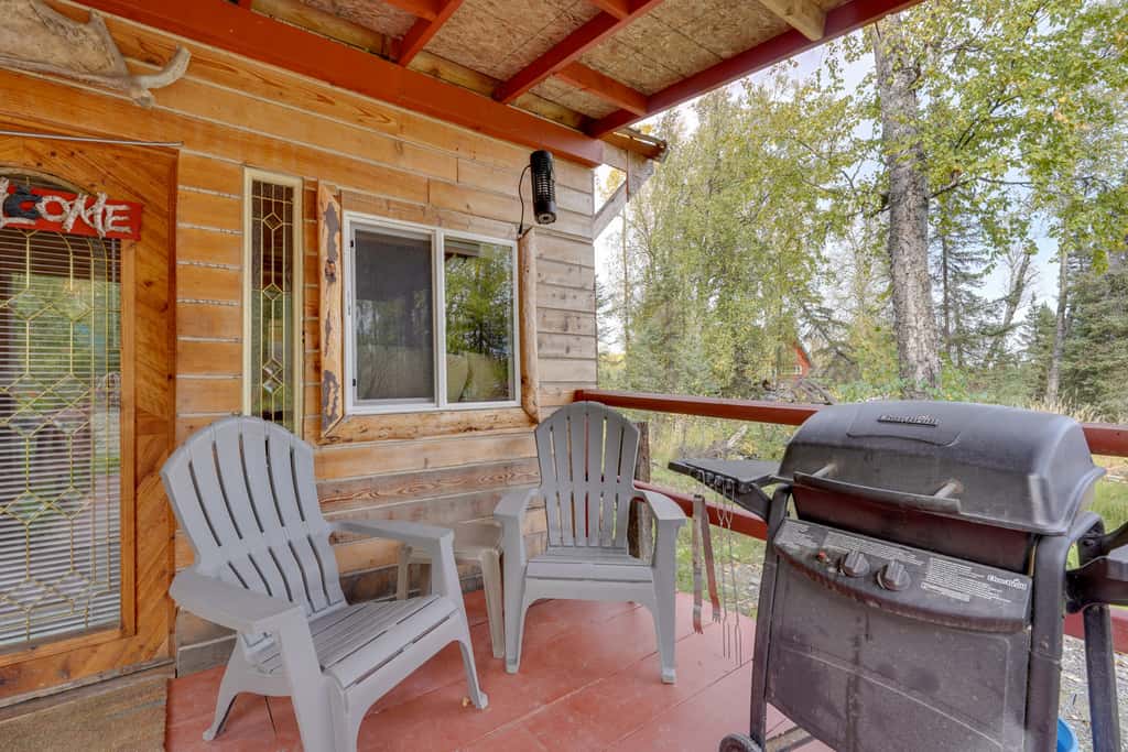 Fish, Hike & Explore: Lakefront Cabin in Soldotna
