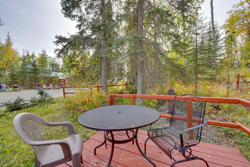 Fish, Hike & Explore: Lakefront Cabin in Soldotna