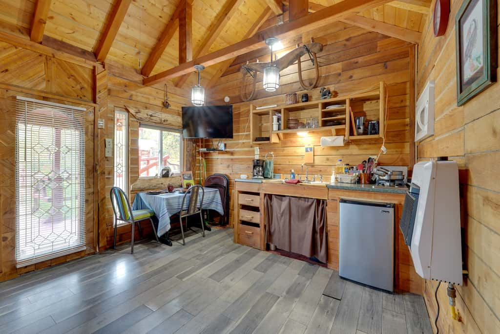 Fish, Hike & Explore: Lakefront Cabin in Soldotna