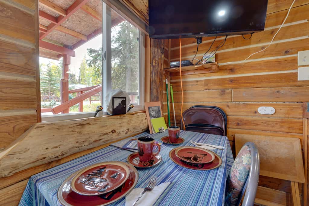 Fish, Hike & Explore: Lakefront Cabin in Soldotna