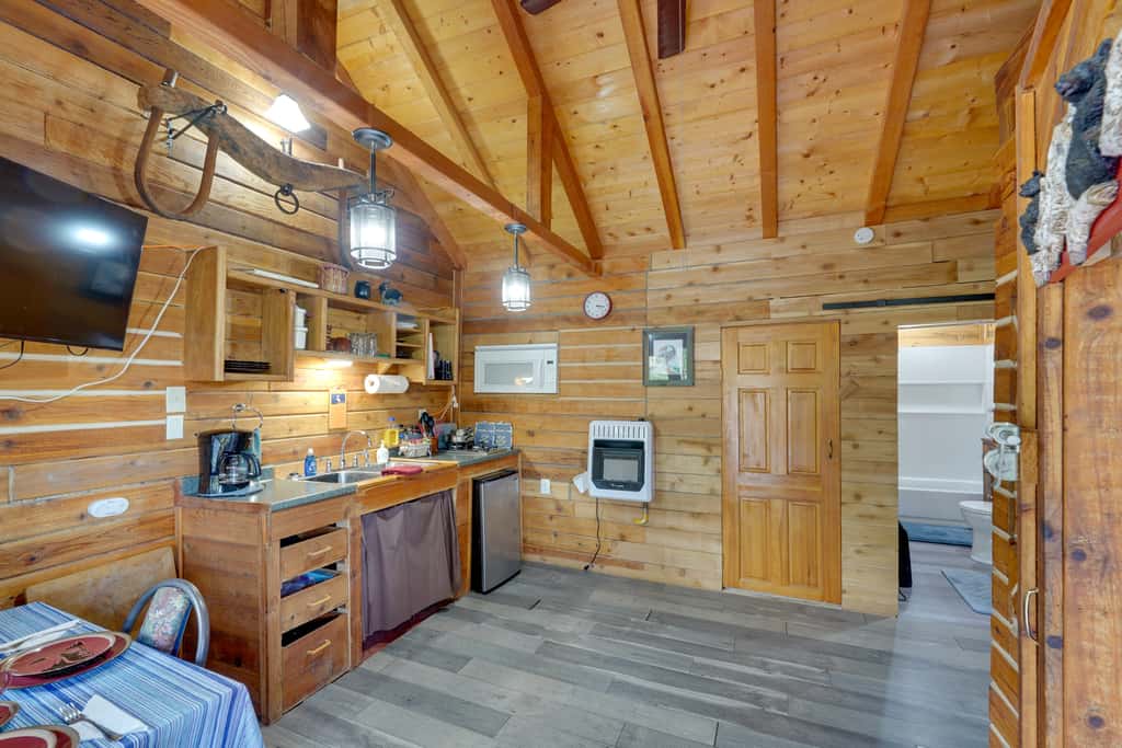 Fish, Hike & Explore: Lakefront Cabin in Soldotna