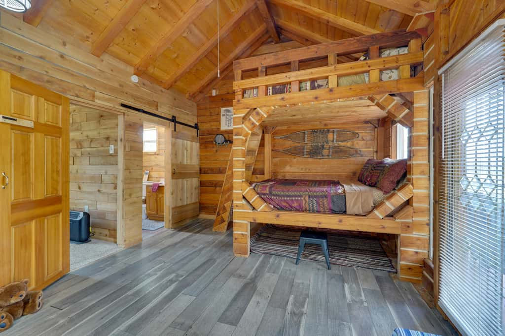 Fish, Hike & Explore: Lakefront Cabin in Soldotna