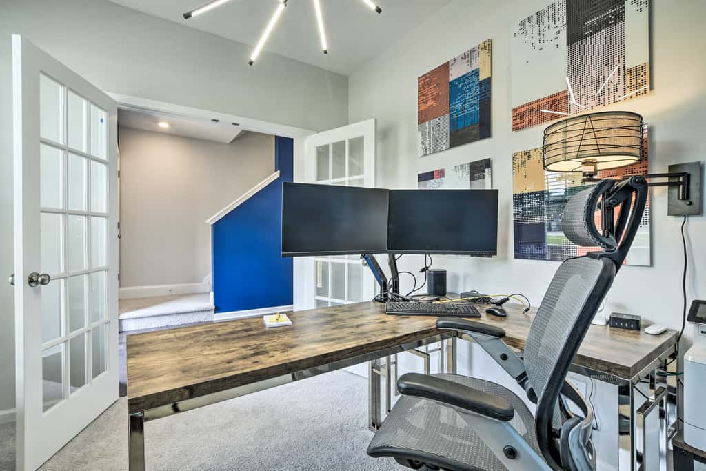 Sleek Durham Townhome Near Dtwn w/ Balcony!