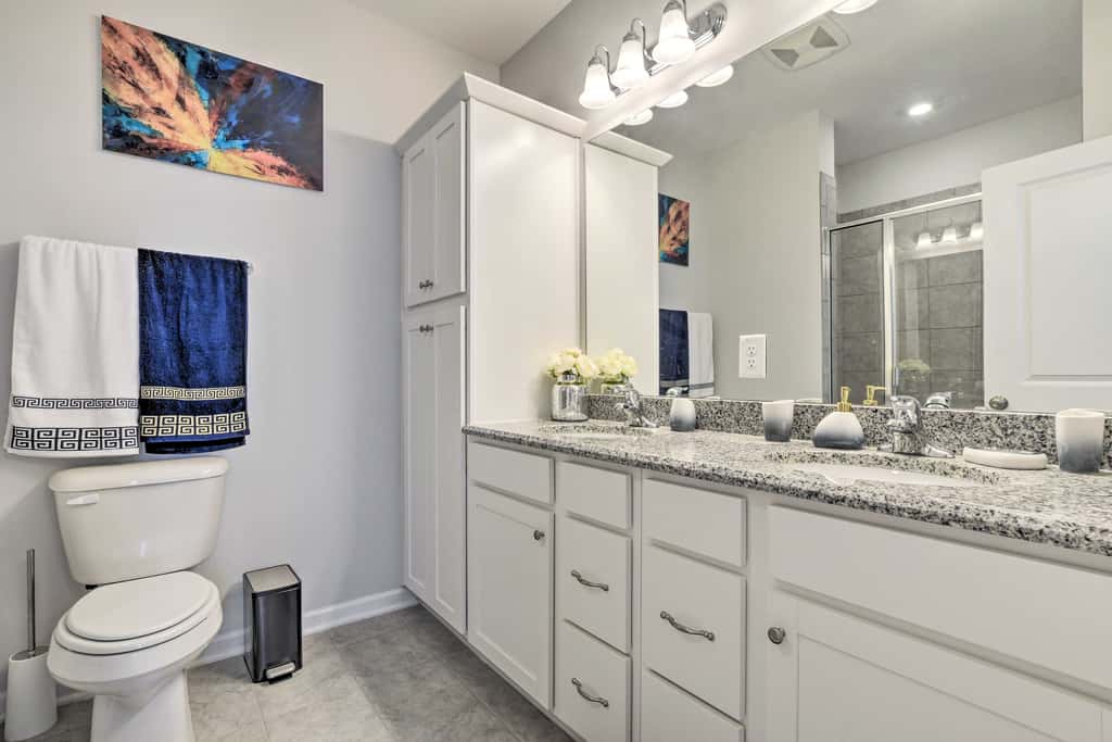 Sleek Durham Townhome Near Dtwn w/ Balcony!