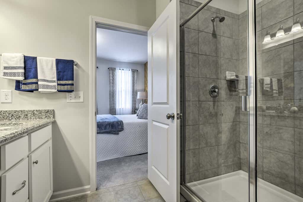 Sleek Durham Townhome Near Dtwn w/ Balcony!
