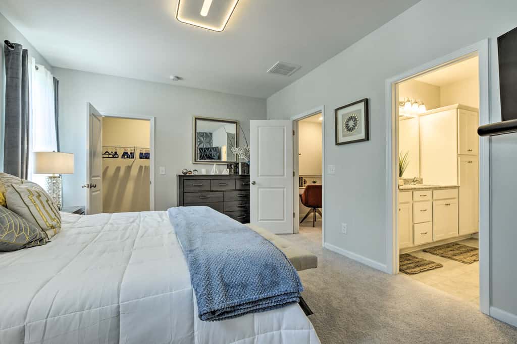 Sleek Durham Townhome Near Dtwn w/ Balcony!
