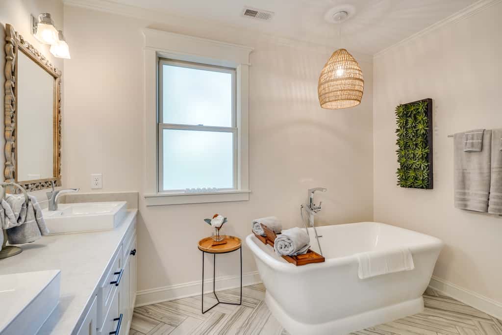 1 Mi to Dtwn: Upscale Retreat in Durham!