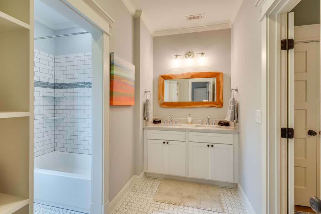 1 Mi to Dtwn: Upscale Retreat in Durham!