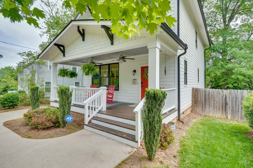 1 Mi to Dtwn: Upscale Retreat in Durham!