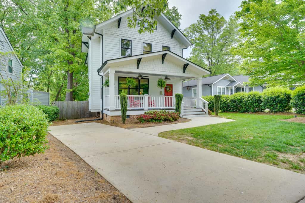 1 Mi to Dtwn: Upscale Retreat in Durham!