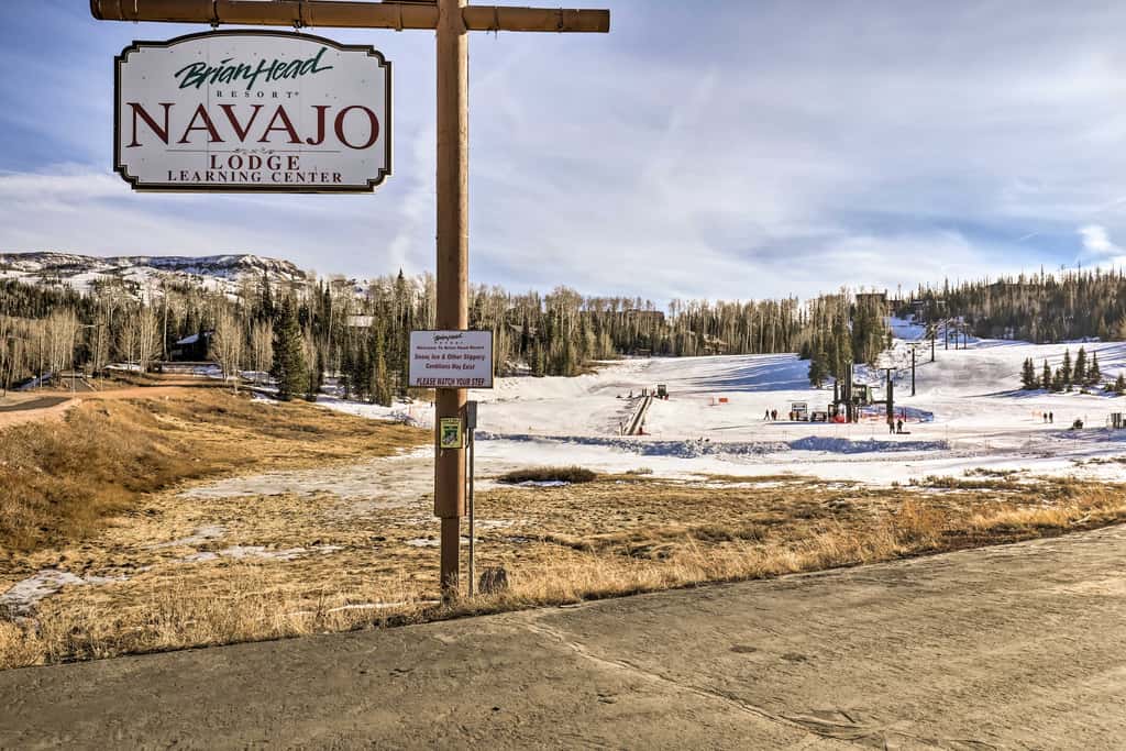 Ski-In/Ski-Out Brian Head Condo w/ Pool Access!