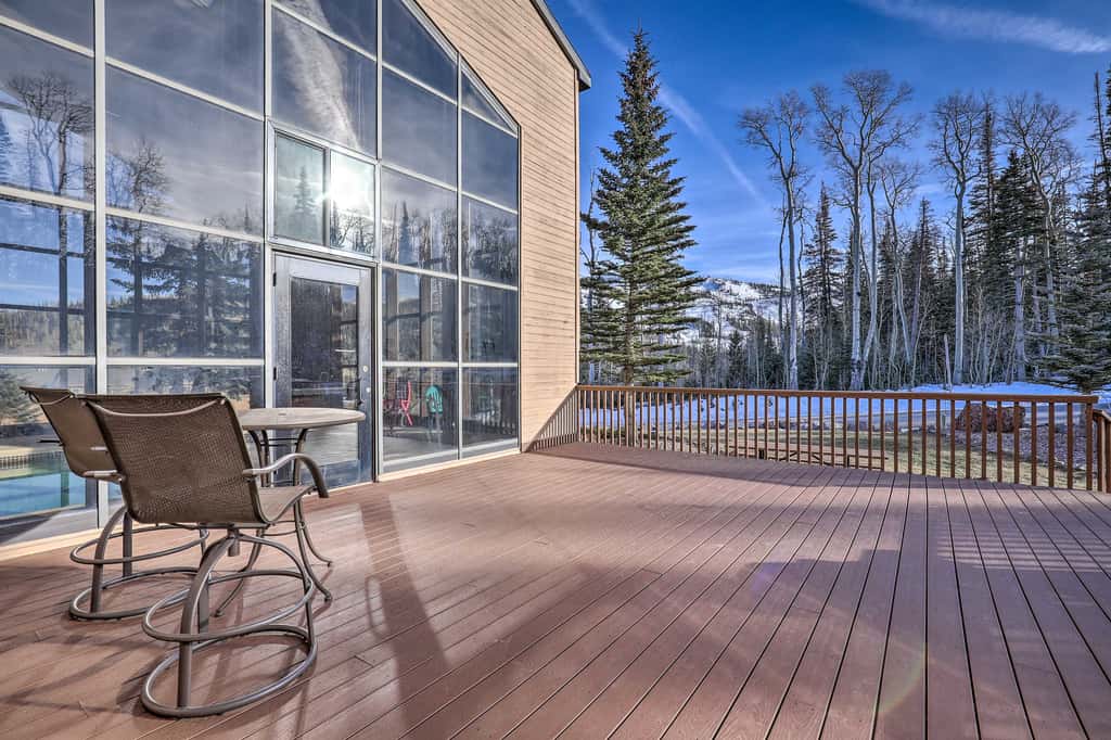 Ski-In/Ski-Out Brian Head Condo w/ Pool Access!