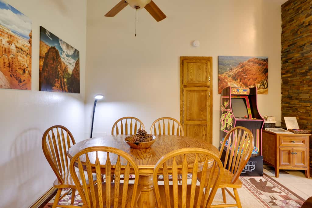 Ski-In/Ski-Out Brian Head Condo w/ Pool Access!